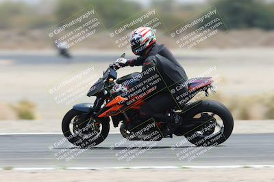 media/May-05-2025-Moto Forza (Mon) [[3c1838c5e5]]/2-B Group/Session 3 (Panning Test Turn 14 Inside)/